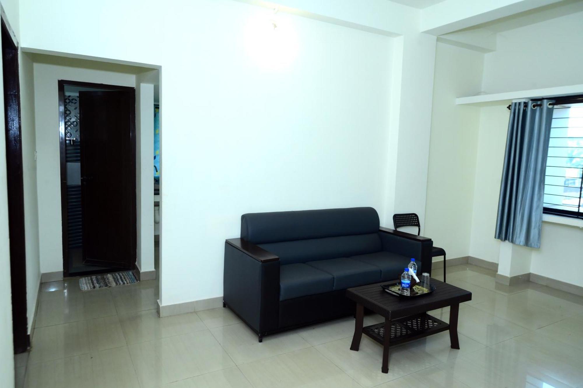 Hotel Aradhya Inn Deralakatte Mangaluru Exterior foto