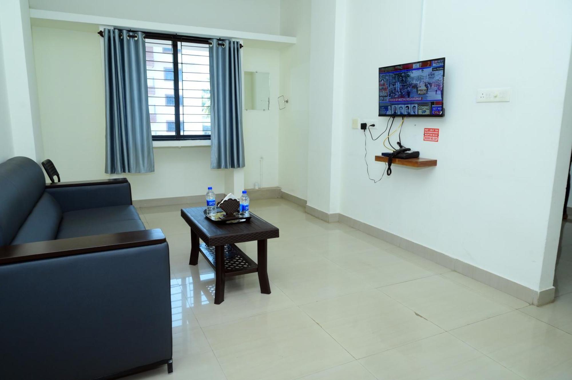 Hotel Aradhya Inn Deralakatte Mangaluru Exterior foto