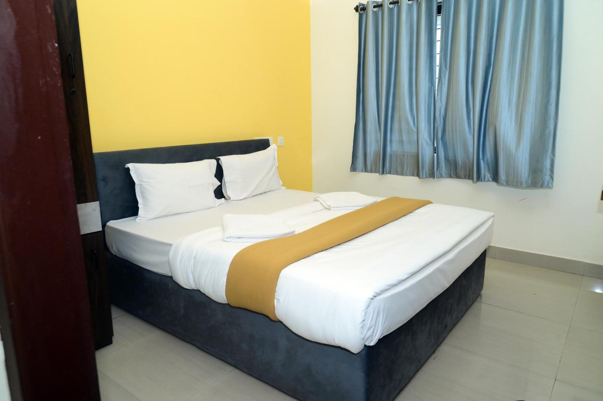 Hotel Aradhya Inn Deralakatte Mangaluru Exterior foto