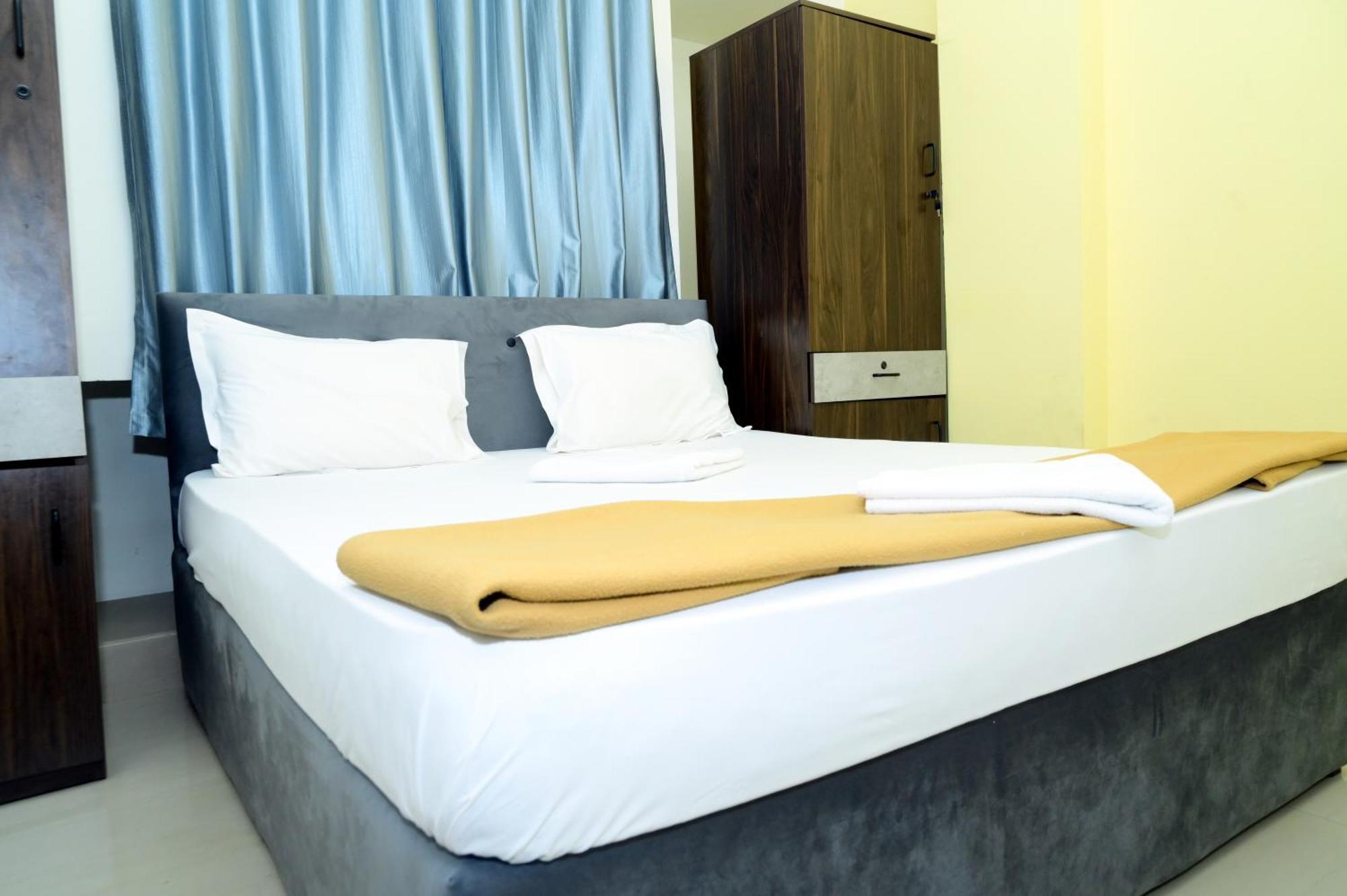 Hotel Aradhya Inn Deralakatte Mangaluru Exterior foto