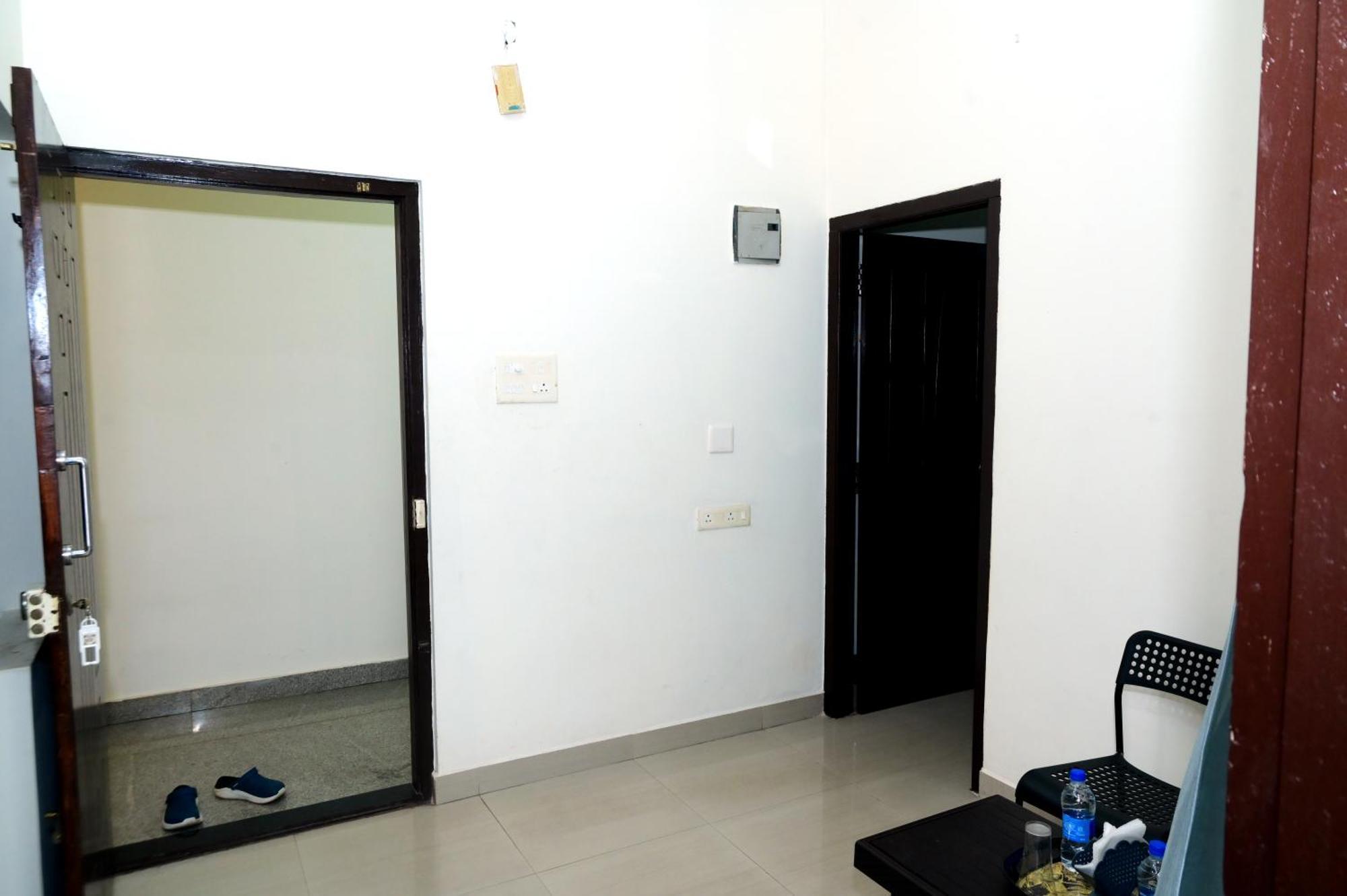 Hotel Aradhya Inn Deralakatte Mangaluru Exterior foto
